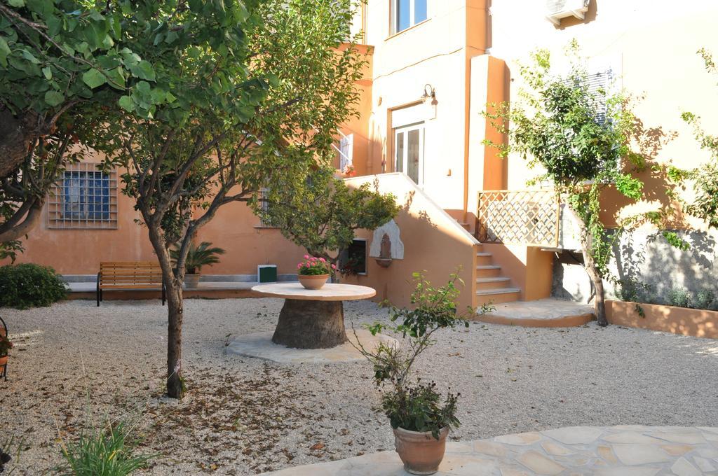 צ'יוויטווקיה Il Giardinetto Guest House מראה חיצוני תמונה